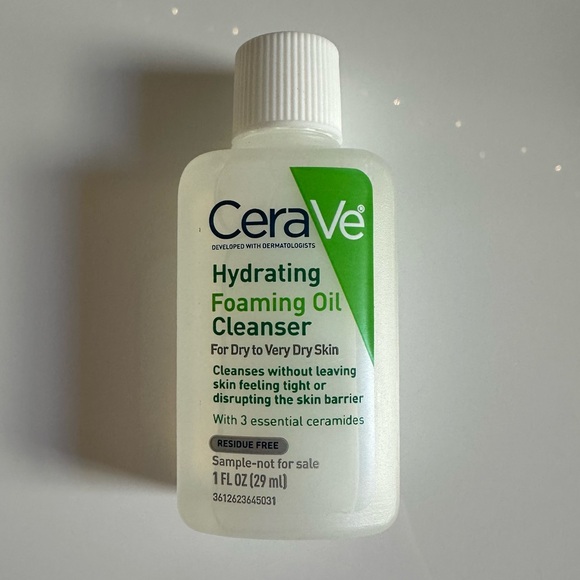 Hydrating Foaming Oil Cleanser NEW - Picture 1 of 2